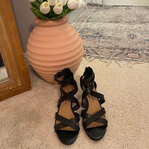 Lucky wedge sandals
